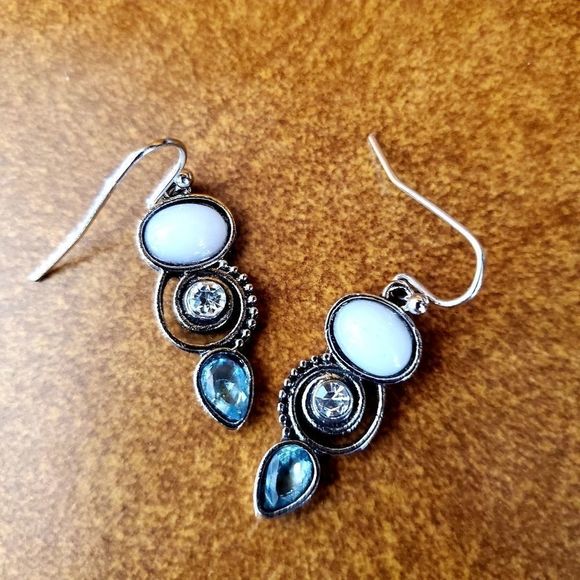 NWT Sterling Silver Topaz Chaicedony hook earrings - Picture 3 of 5